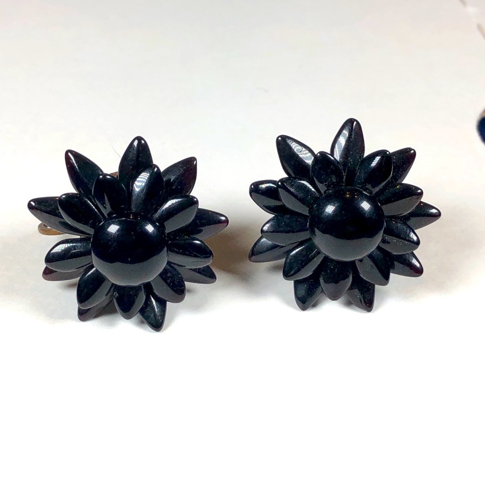 Vintage black flower screw back earrings